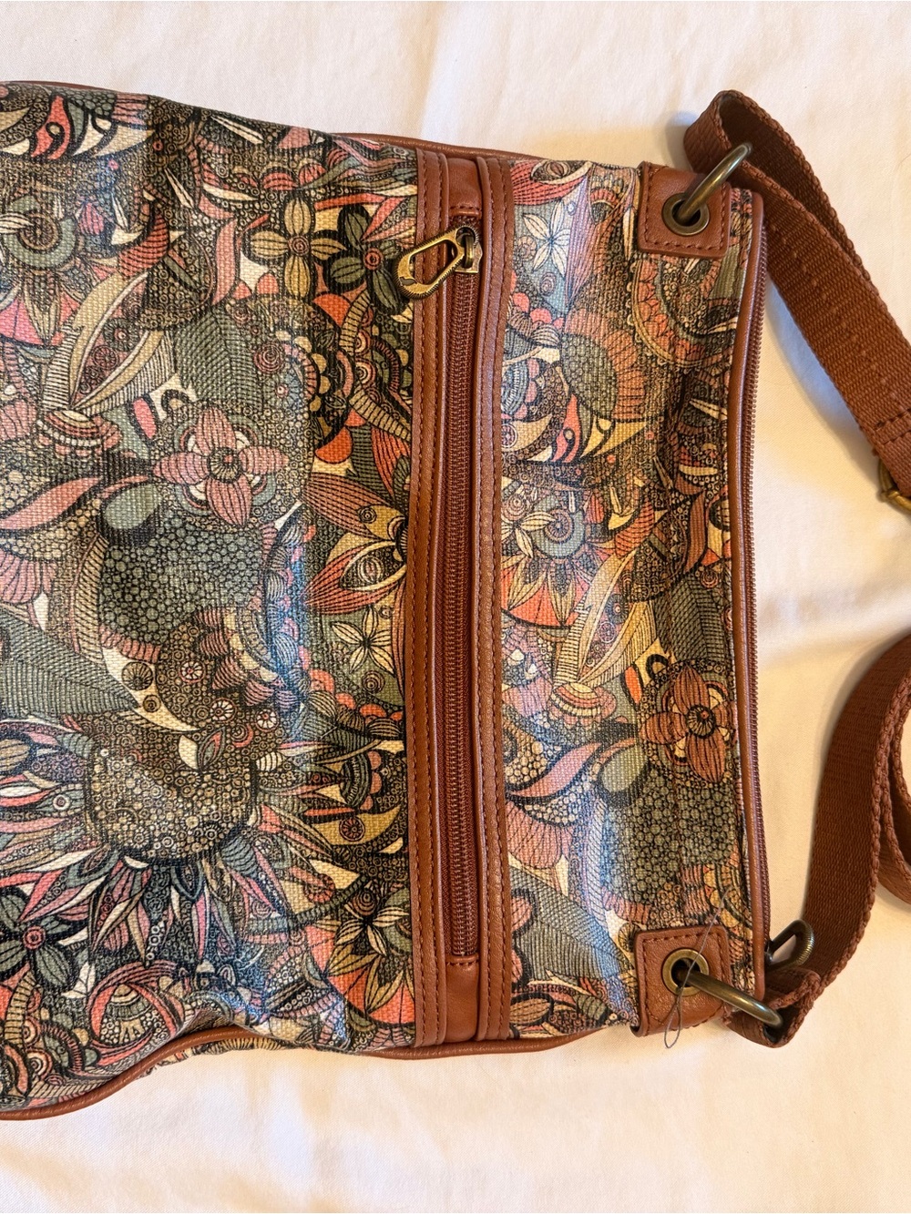 Sakroots Large Floral Crossbody Bag Brown Trim - Picture 2 of 8